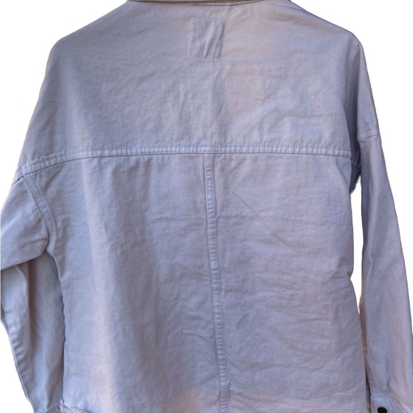 Cotton:On Shirt Jacket Denim Cropped Frayed Hem Snap Closure Size 8 - Picture 8 of 15